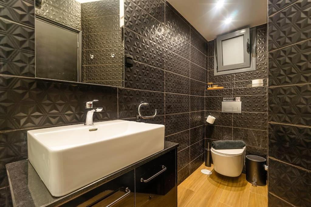 Super Stylish Apartments In The Heart Of Athens! 외부 사진